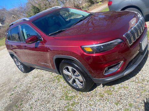 Used 2019 Jeep Cherokee Limited w/ Technology Group image 1