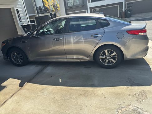 Used 2016 Kia Optima LX w/ Technology Package FWD image 5