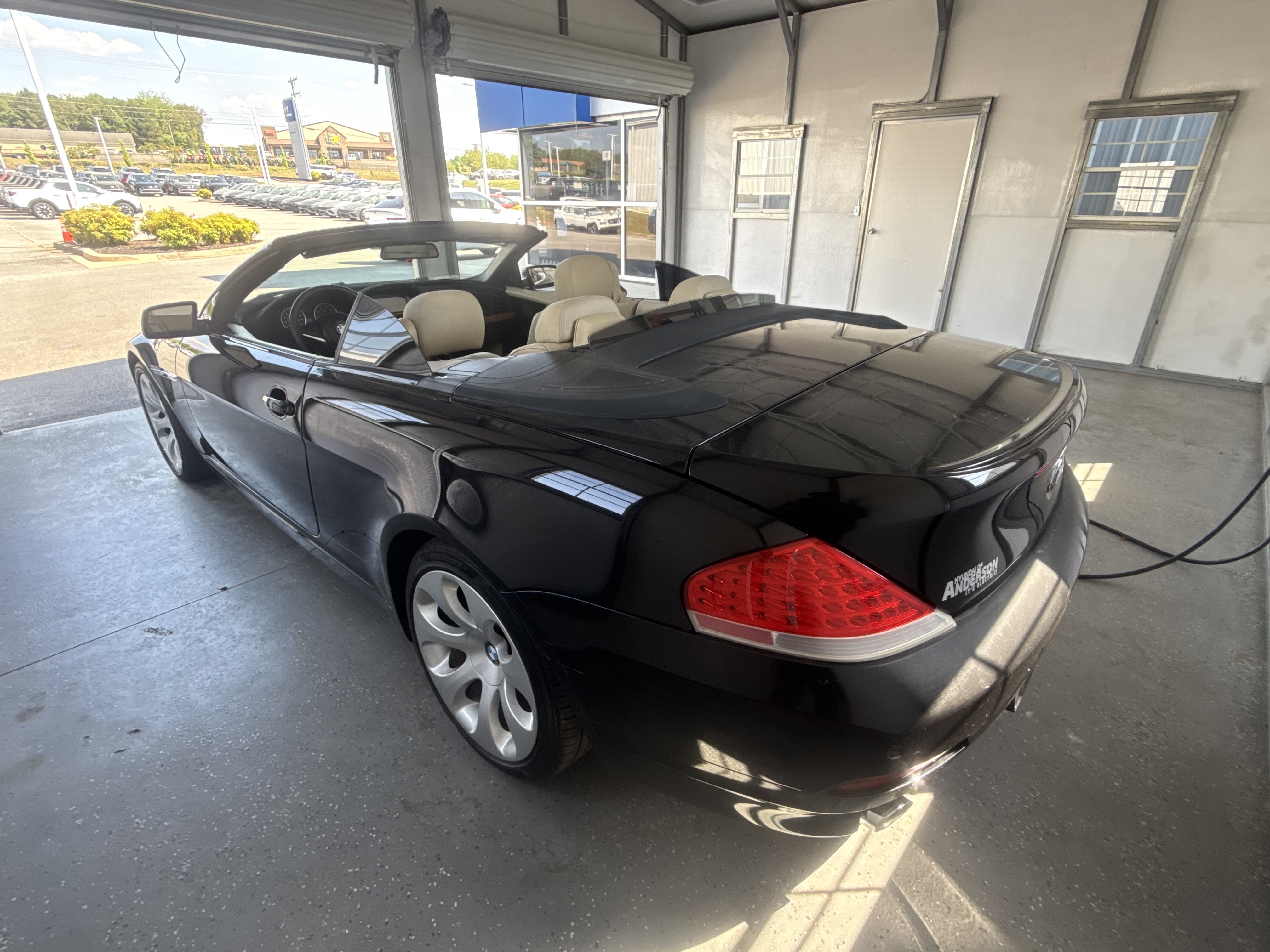 Used 2006 BMW 650i Convertible RWD image 2