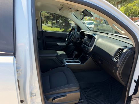 Used 2021 Chevrolet Colorado LT AWD/4WD image 12