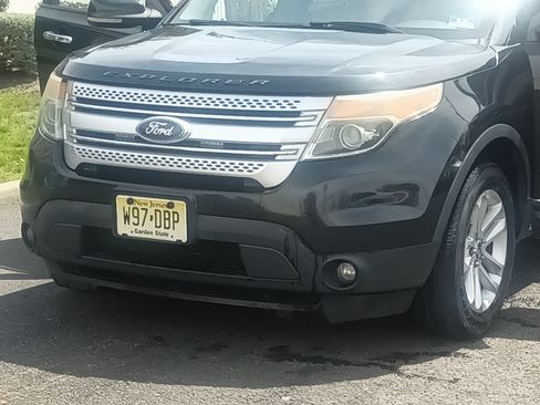 Used 2011 Ford Explorer XLT w/ Class III Trailer Tow Pkg AWD/4WD image 25