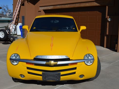 Used 2004 Chevrolet SSR w/ Preferred Equipment Group image 15