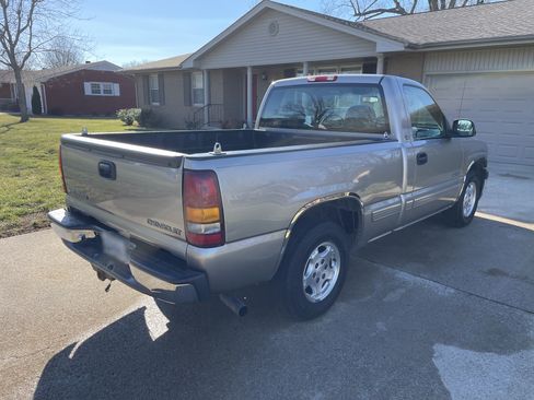 Used 2001 Chevrolet Silverado 1500 LS image 6