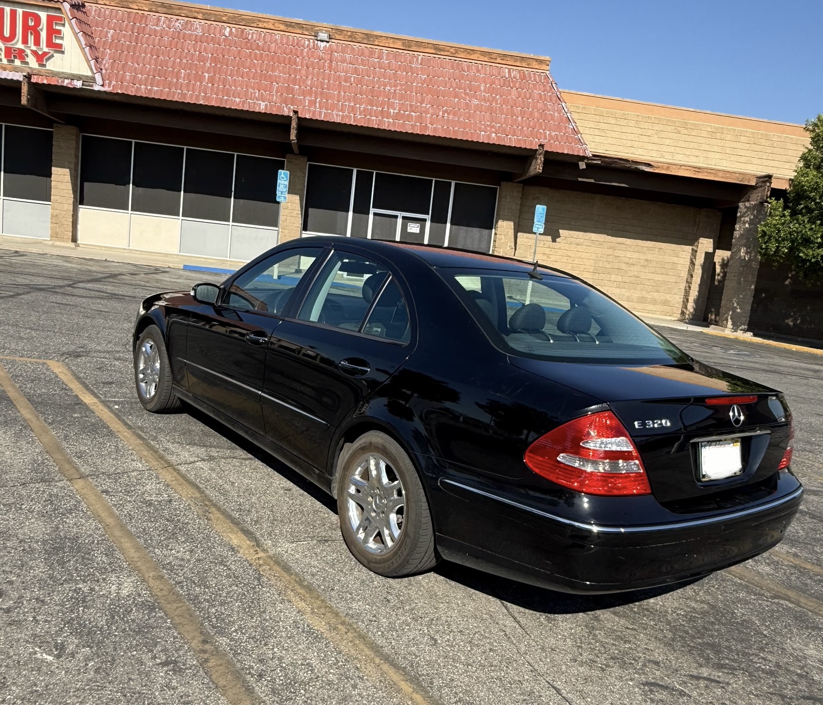 Used 2003 Mercedes-Benz E 320 Sedan image 10