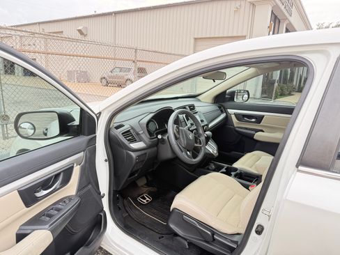 Used 2017 Honda CR-V LX image 2