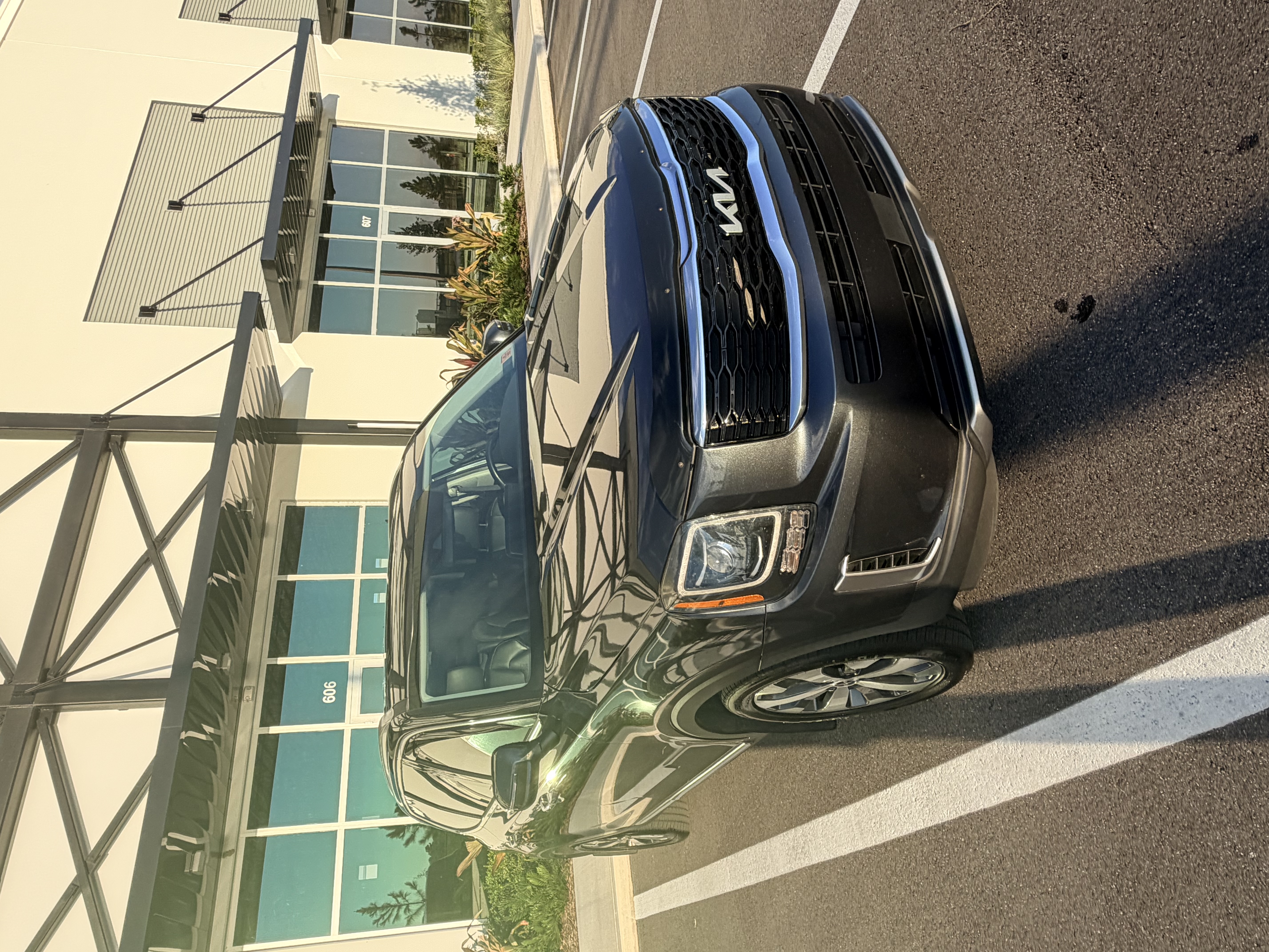 Used 2022 Kia Telluride S FWD image 4