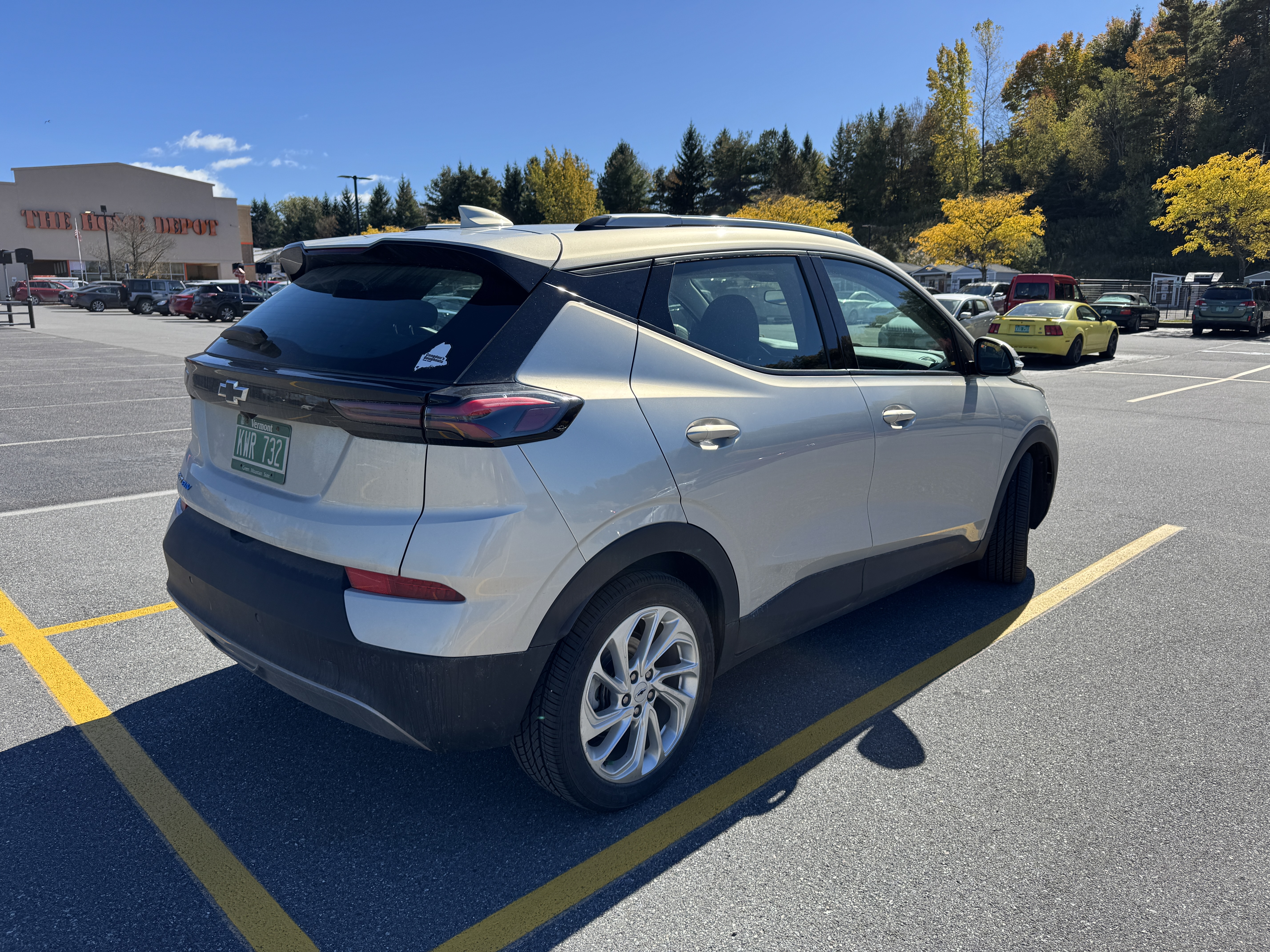Used 2023 Chevrolet Bolt EUV LT w/ Driver Confidence Package FWD image 4