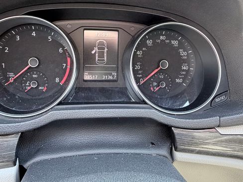 Used 2017 Volkswagen Passat 1.8T SE image 9