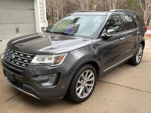 Used 2017 Ford Explorer Limited w/ Equipment Group 303A image 21