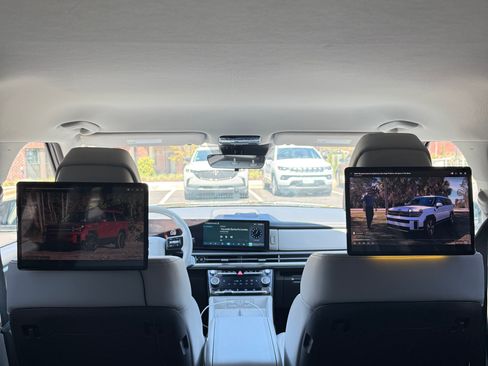 Used 2024 Hyundai Santa Fe SEL image 6