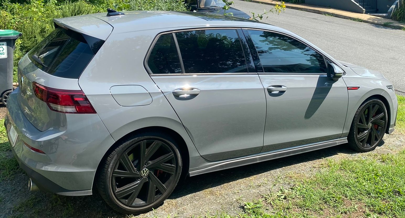 Used 2022 Volkswagen GTI SE FWD image 1