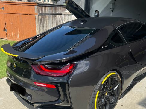 Used 2019 BMW i8 Coupe 2D image 9