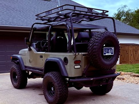 Used 1998 Jeep Wrangler Sport image 2