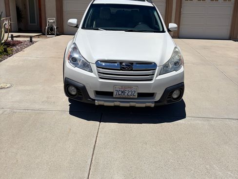 Used 2014 Subaru Outback 2.5i Limited AWD/4WD image 2