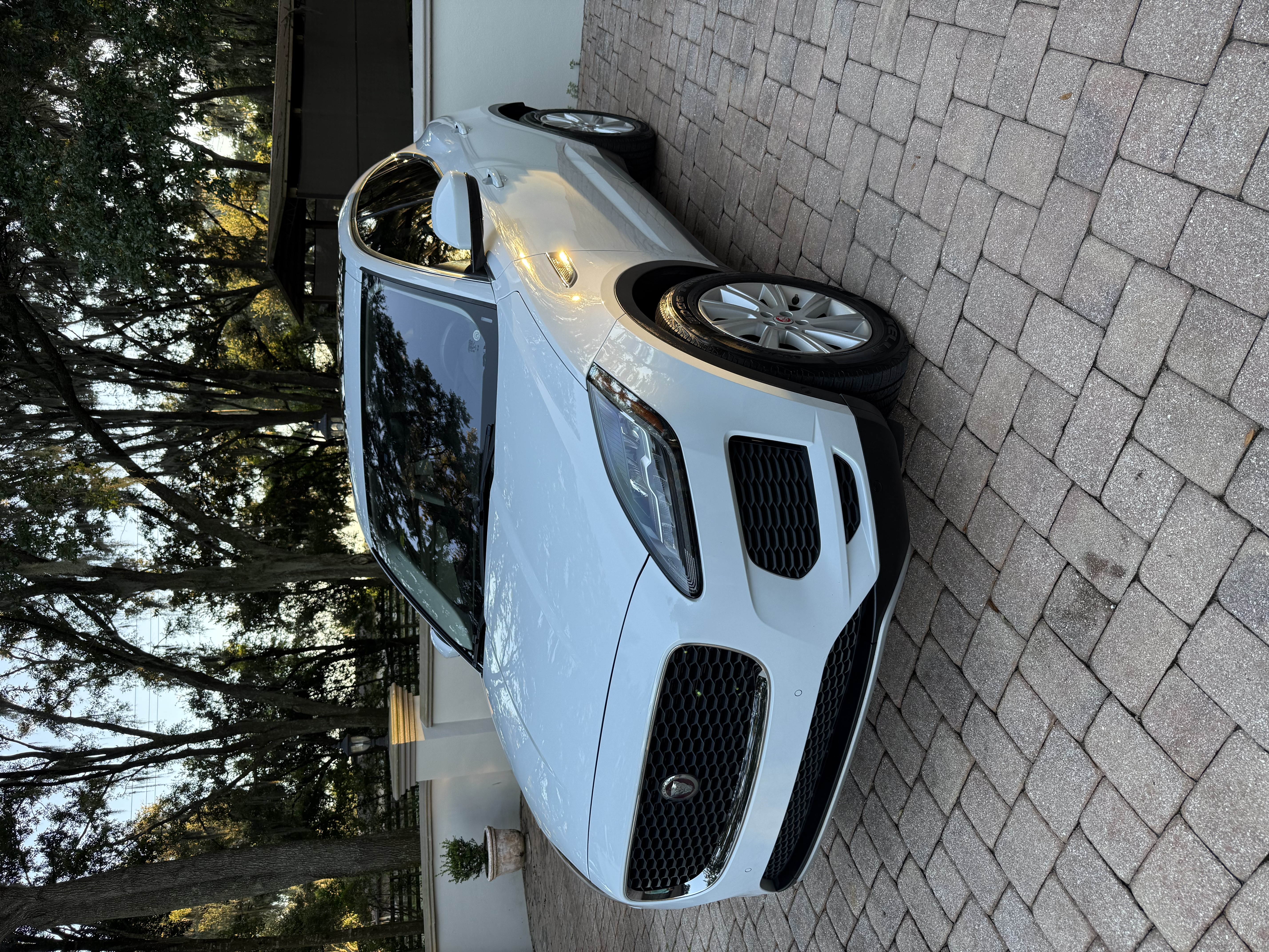 Used 2018 Jaguar E-PACE S AWD/4WD image 2