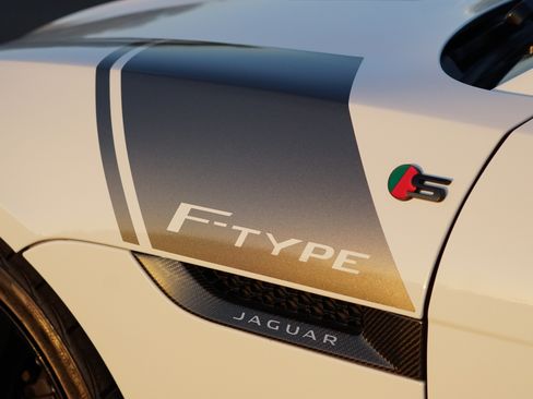 Used 2014 Jaguar F-TYPE S RWD image 19