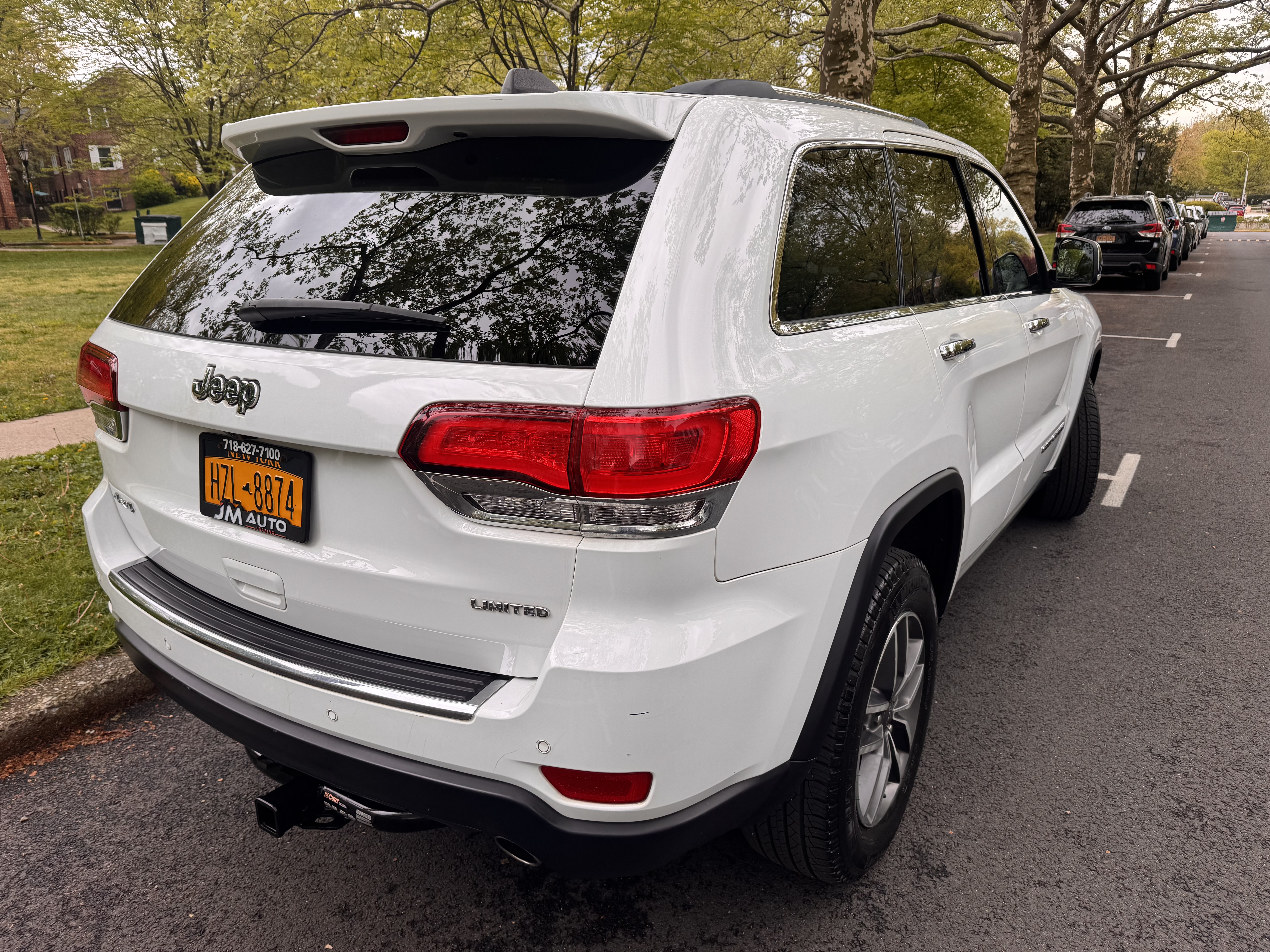 Used 2020 Jeep Grand Cherokee Limited w/ Premium Lighting Group AWD/4WD image 11