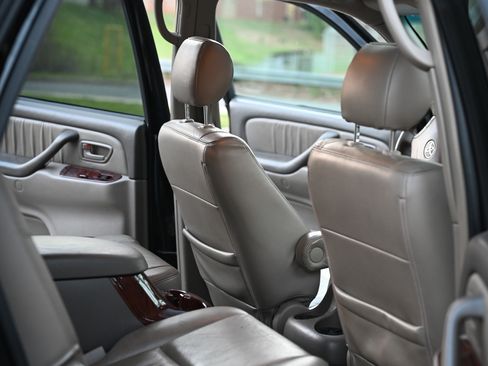 Used 2006 Toyota Sequoia Limited image 20