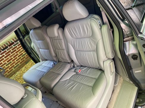 Used 2010 Honda Odyssey EX-L image 11