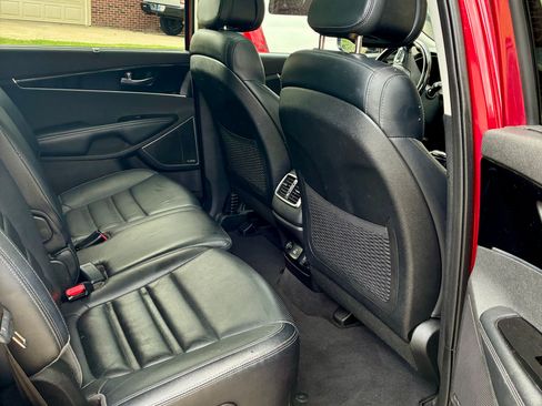 Used 2016 Kia Sorento SX image 8