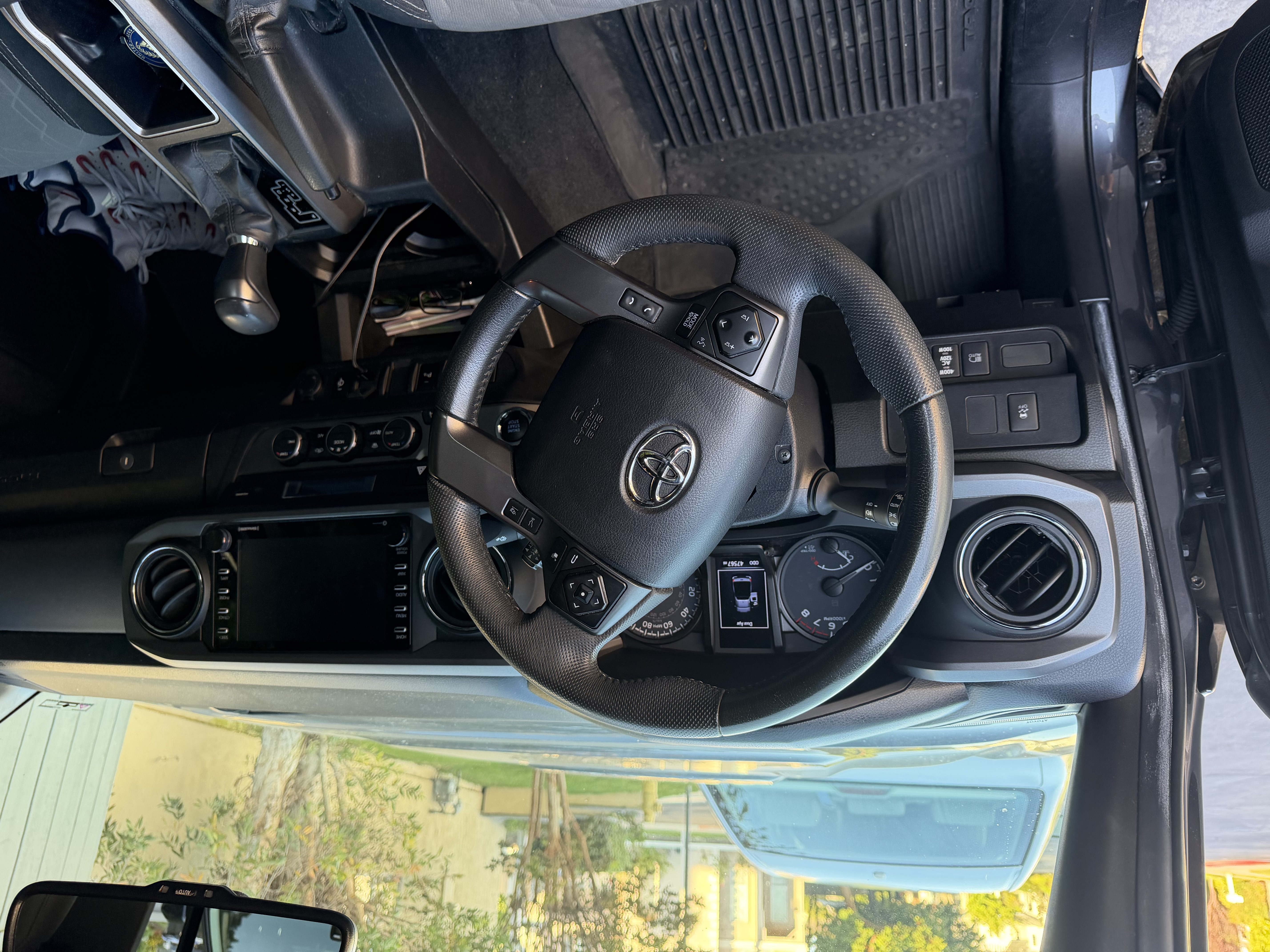 Used 2021 Toyota Tacoma TRD Sport w/ Technology Package RWD image 9
