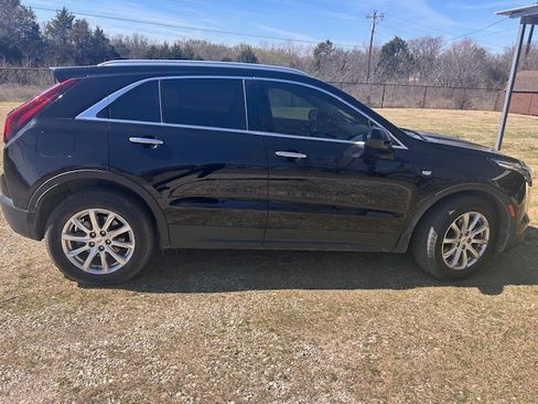 Used 2019 Cadillac XT4 Luxury w/ Cold Weather Package image 4