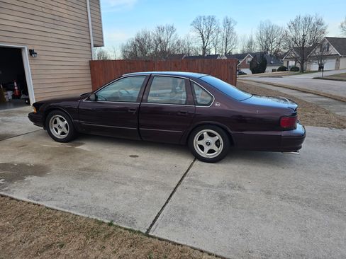 Used 1996 Chevrolet Impala SS RWD image 6