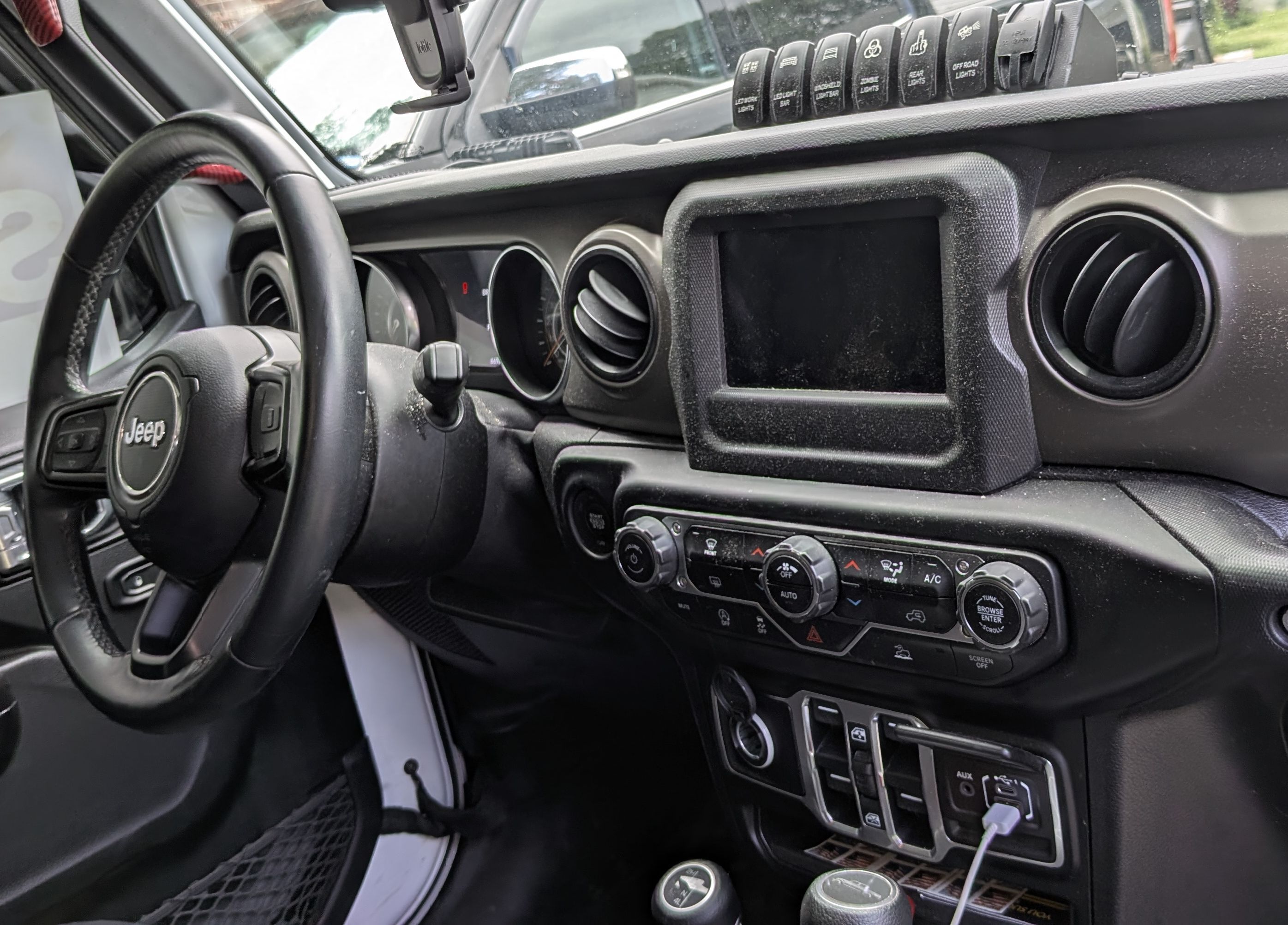 Used 2021 Jeep Gladiator Sport AWD/4WD image 13