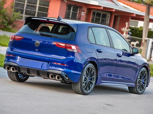 Used 2025 Volkswagen Golf w/ Euro Style Package image 6