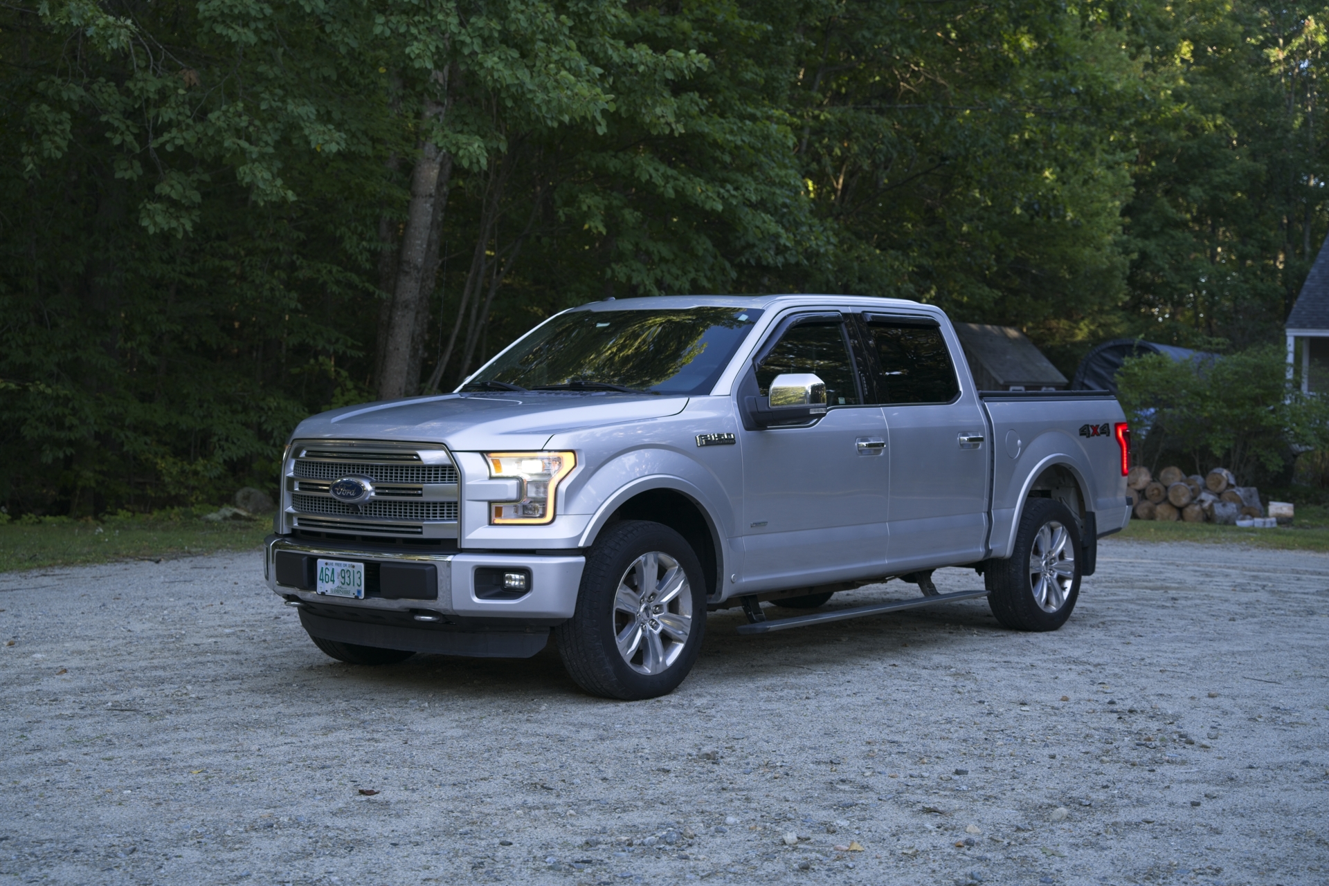 Used 2015 Ford F150 Platinum w/ Equipment Group 701A Luxury AWD/4WD image 1