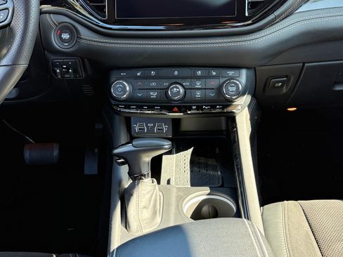 Used 2025 Dodge Durango R/T image 12