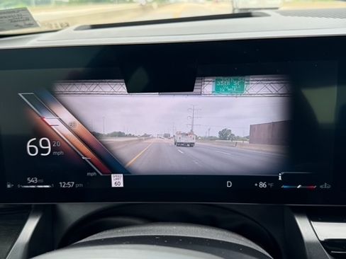 Used 2024 BMW 530i w/ Premium Package image 9