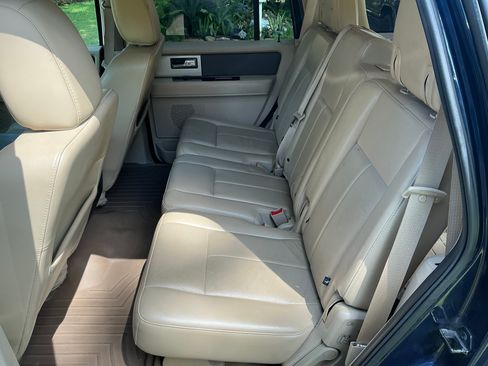 Used 2013 Ford Expedition XLT RWD image 11