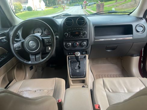 Used 2014 Jeep Patriot High Altitude FWD image 10