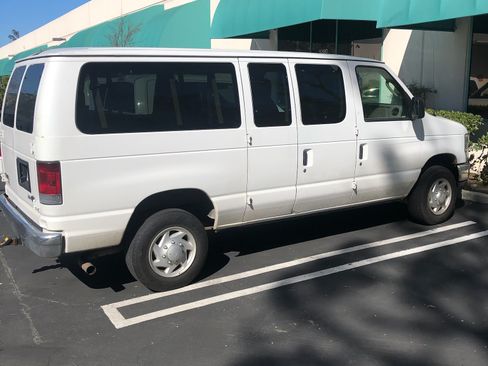 Used 2012 Ford E-350 and Econoline 350 XLT image 2