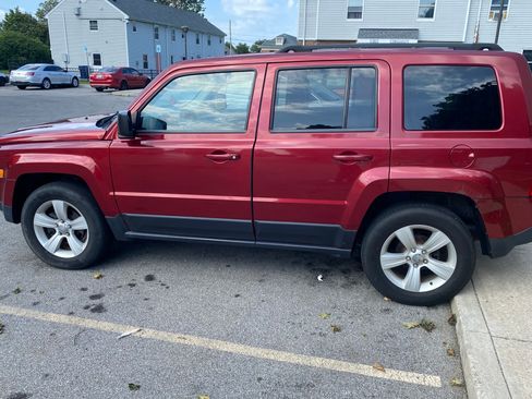 Used 2014 Jeep Patriot Latitude AWD/4WD image 1