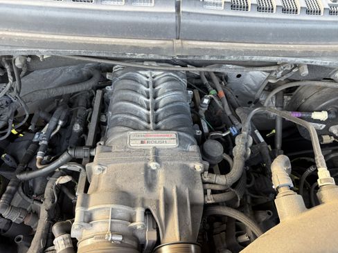 Used 2019 Ford F150 XLT w/ Equipment Group 302A Luxury AWD/4WD image 21