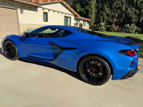 Used 2025 Chevrolet Corvette Z06 image 8