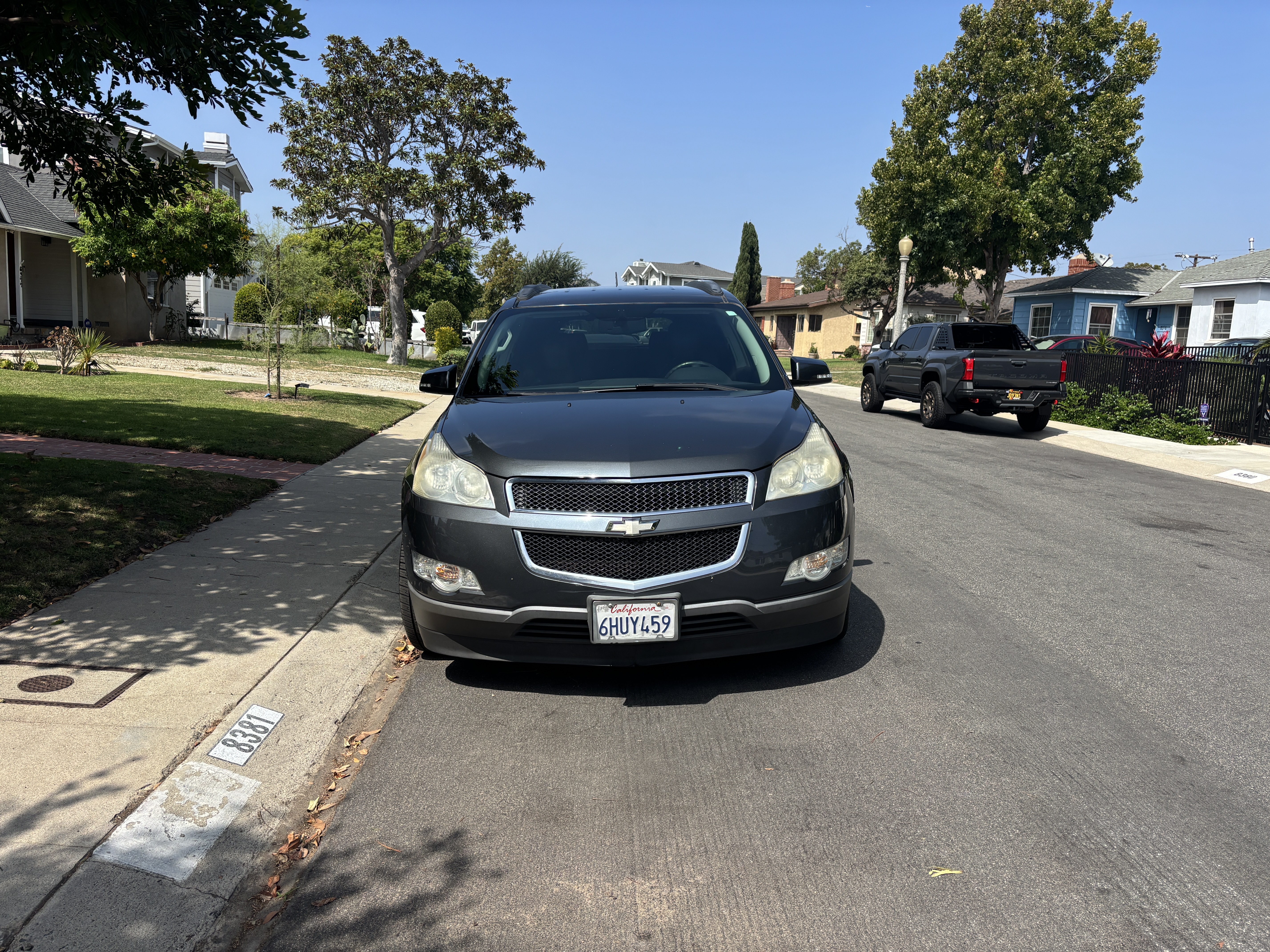 Used 2009 Chevrolet Traverse LT w/ California Edition Package FWD image 8