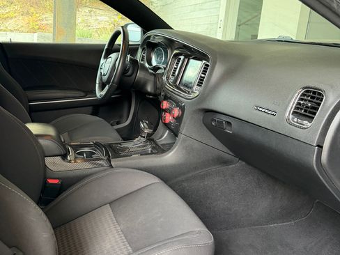Used 2019 Dodge Charger GT w/ Navigation & Travel Group RWD image 12