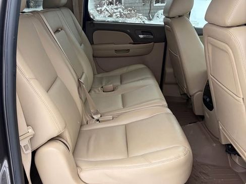 Used 2013 Chevrolet Suburban LTZ image 4