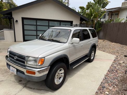 Used 1996 Toyota 4Runner SR5 AWD/4WD image 4