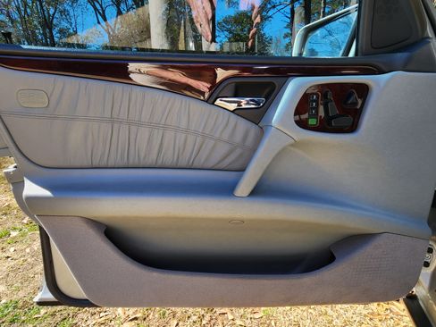 Used 1997 Mercedes-Benz E 420 Sedan image 25