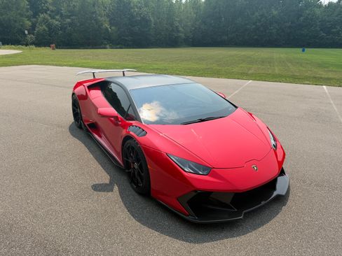Used 2015 Lamborghini Huracan LP 610-4 AWD/4WD image 12