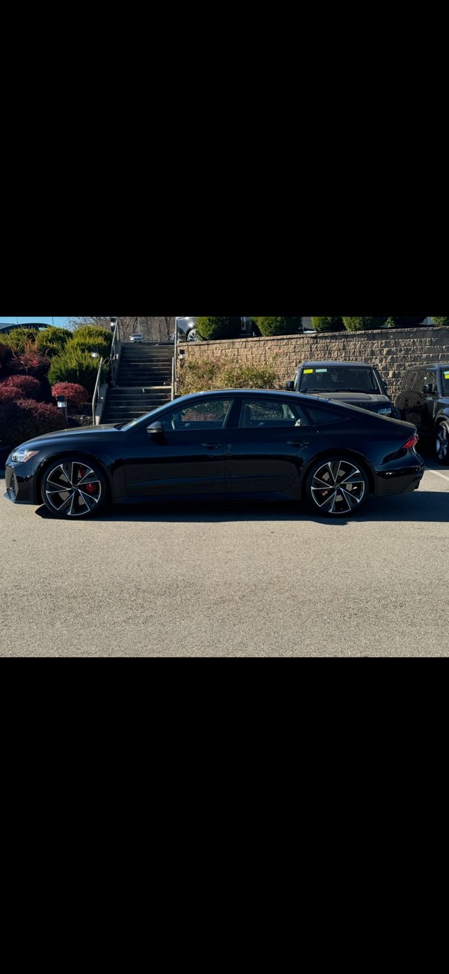 Used 2022 Audi RS 7 Sportback AWD/4WD image 4
