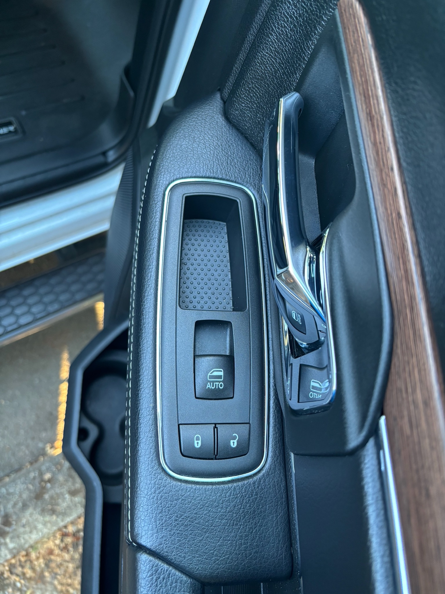 Used 2016 RAM 2500 Laramie AWD/4WD image 25
