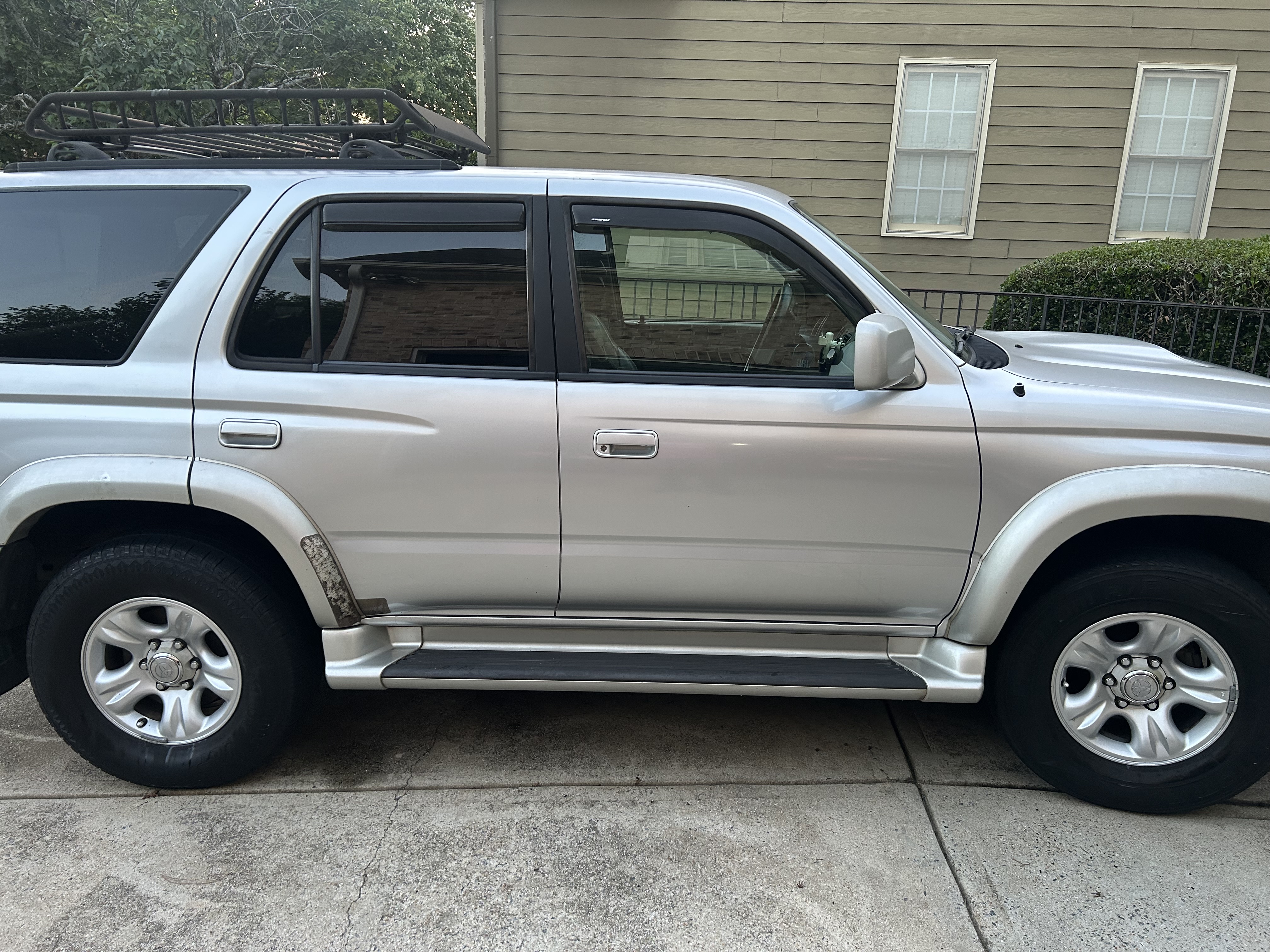 Used 2001 Toyota 4Runner SR5 w/ Sport Pkg RWD image 5
