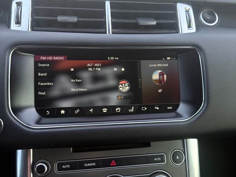 Used 2017 Land Rover Range Rover Sport SE image 13