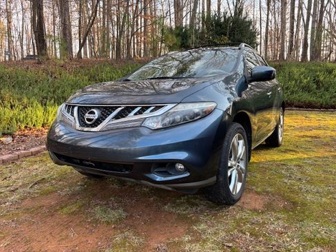 Used 2011 Nissan Murano LE w/ Navigation Pkg image 2