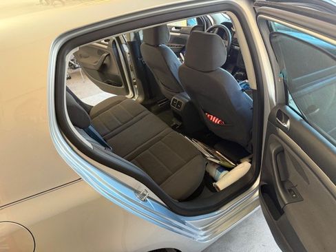 Used 2009 Volkswagen Rabbit S image 6